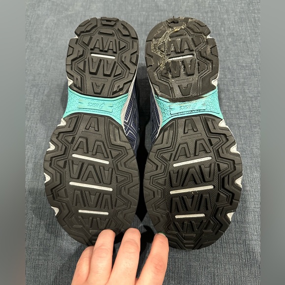 Women's sneakers - Picture 4 of 5